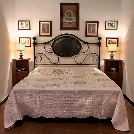 Farm stay Agriturismo Caterina Belvedere (Florence)